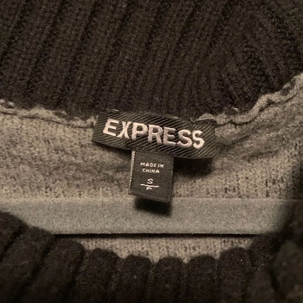Express sweater - Picture 3 of 4